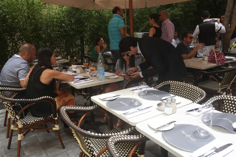 Les Fenetres Media Lunch